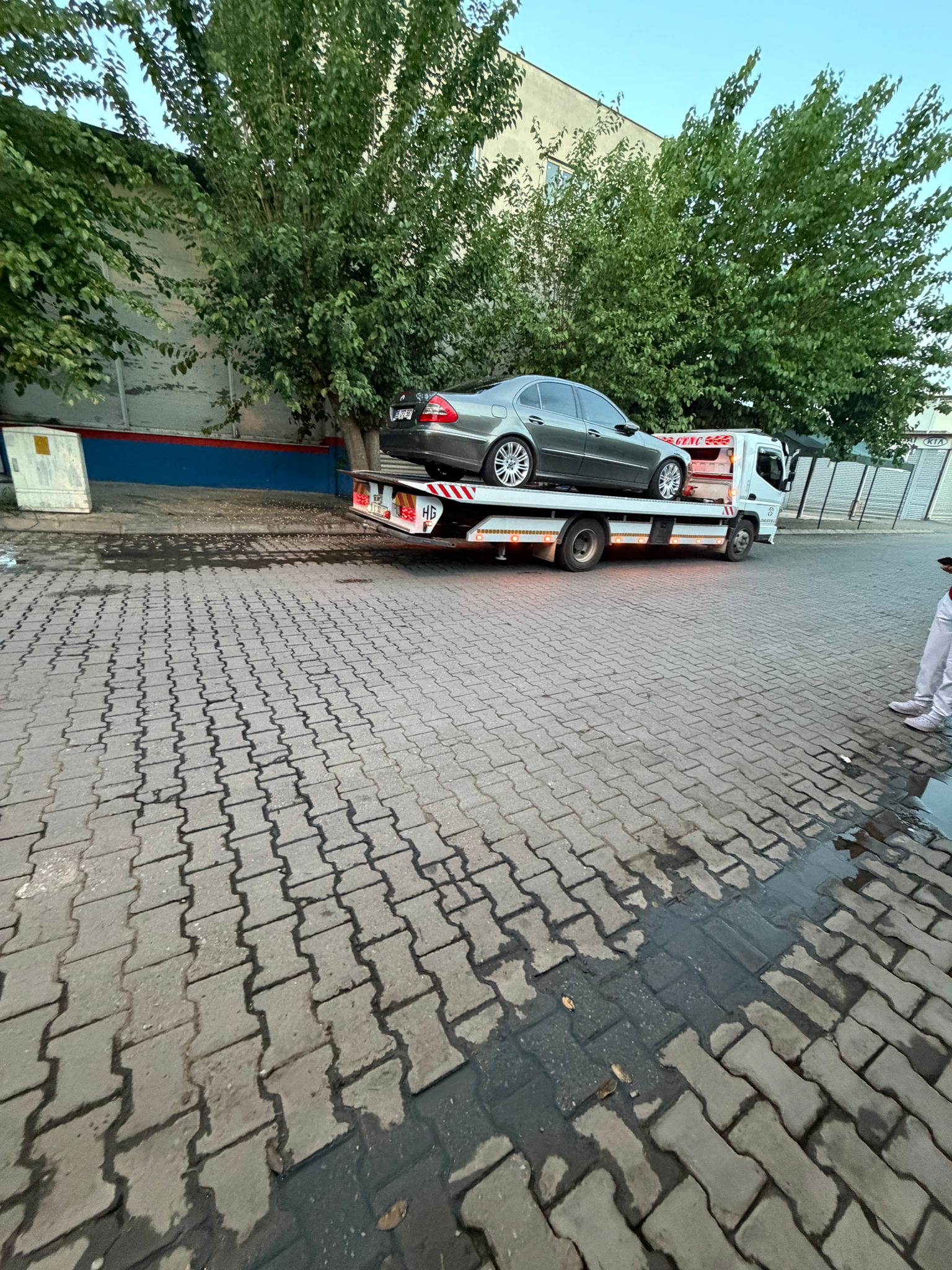 Aydın oto çekici Genç Oto Kurtarma